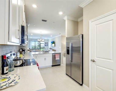 11811 Venetian Lagoon Drive - Photo Thumbnail 17