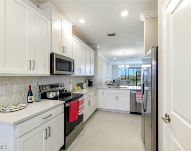 11811 Venetian Lagoon Drive - Photo Thumbnail 16
