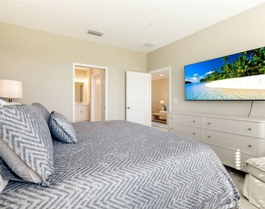 11811 Venetian Lagoon Drive - Photo Thumbnail 22