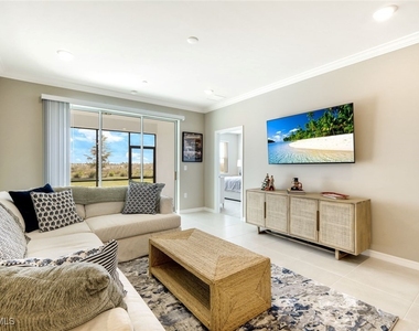 11811 Venetian Lagoon Drive - Photo Thumbnail 10