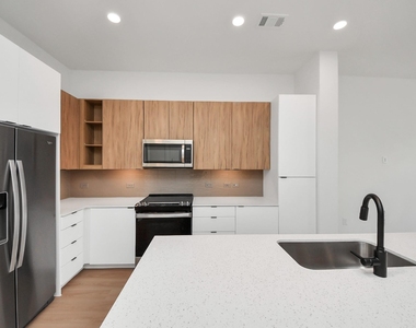 2810 Riverby Road - Photo Thumbnail 2