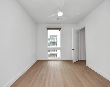 2810 Riverby Road - Photo Thumbnail 20