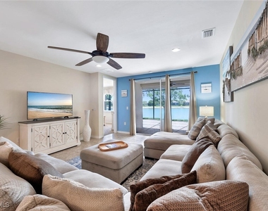 14940 Edgewater Circle - Photo Thumbnail 8