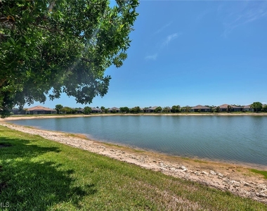 14940 Edgewater Circle - Photo Thumbnail 2