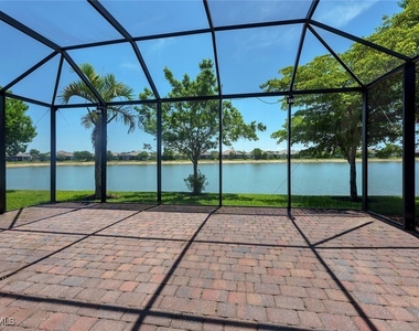 14940 Edgewater Circle - Photo Thumbnail 10