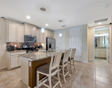 14940 Edgewater Circle - Photo Thumbnail 17