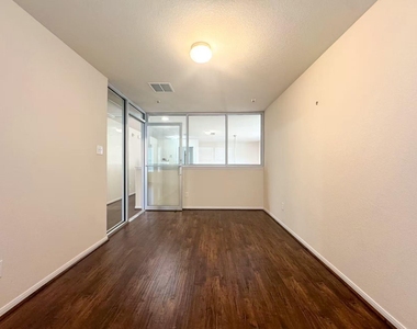 3923 Calgary Circle - Photo Thumbnail 18