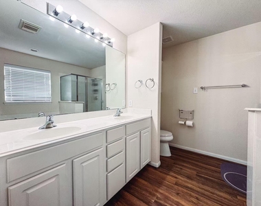 3923 Calgary Circle - Photo Thumbnail 15