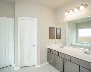 5463 Grand View Drive - Photo Thumbnail 15