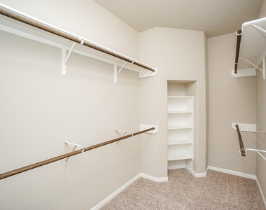 5463 Grand View Drive - Photo Thumbnail 17