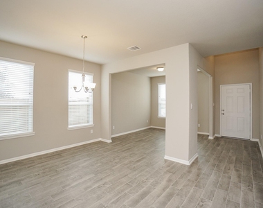 5463 Grand View Drive - Photo Thumbnail 3