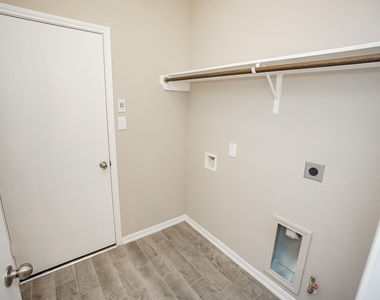 5463 Grand View Drive - Photo Thumbnail 13
