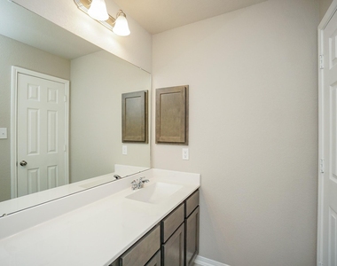 5463 Grand View Drive - Photo Thumbnail 23
