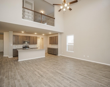 5463 Grand View Drive - Photo Thumbnail 6
