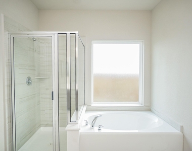 5463 Grand View Drive - Photo Thumbnail 16