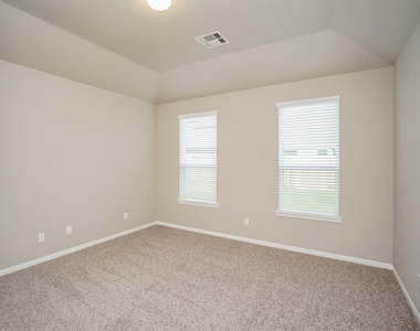 5463 Grand View Drive - Photo Thumbnail 14