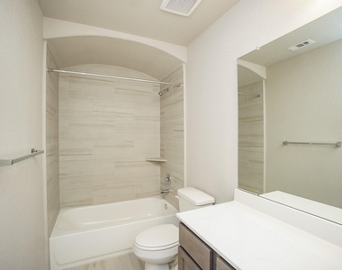 5463 Grand View Drive - Photo Thumbnail 22