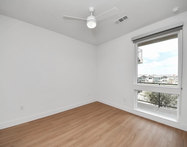 2810 Riverby Road - Photo Thumbnail 11