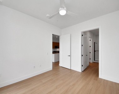 2810 Riverby Road - Photo Thumbnail 12