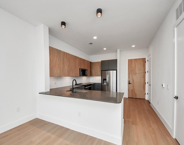 2810 Riverby Road - Photo Thumbnail 10