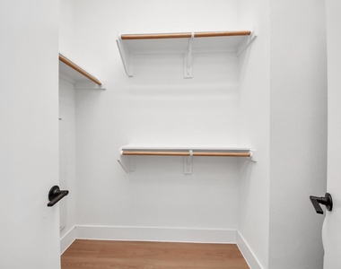 2810 Riverby Road - Photo Thumbnail 13