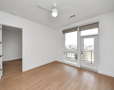 2810 Riverby Road - Photo Thumbnail 9