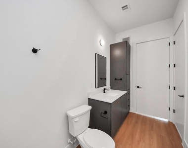 2810 Riverby Road - Photo Thumbnail 17