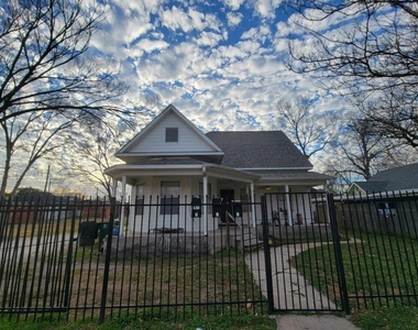 1905 Chapman Street - Photo Thumbnail 6