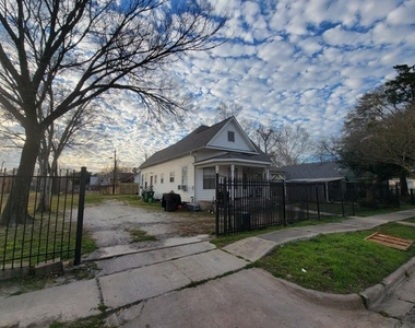 1905 Chapman Street - Photo Thumbnail 4