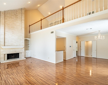 2306 Potomac Drive - Photo Thumbnail 5