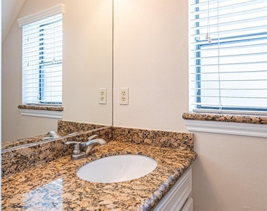 2306 Potomac Drive - Photo Thumbnail 9