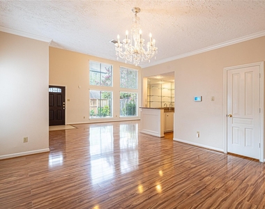 2306 Potomac Drive - Photo Thumbnail 8