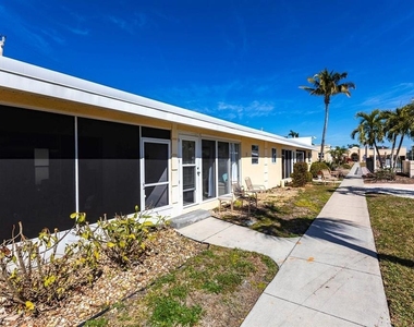 6006 Midnight Pass Road - Photo Thumbnail 21