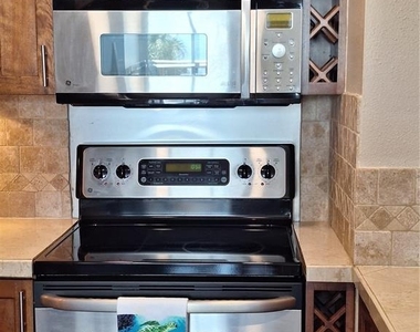 4015 Bayshore Boulevard - Photo Thumbnail 6