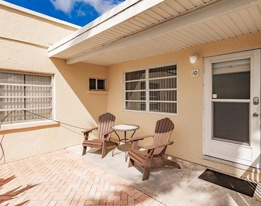 6006 Midnight Pass Road - Photo Thumbnail 11