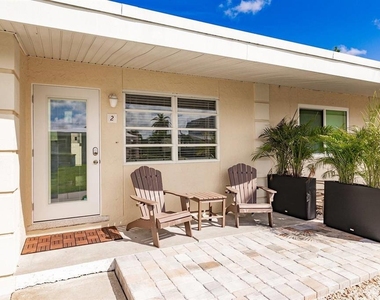 6006 Midnight Pass Road - Photo Thumbnail 8