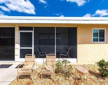 6006 Midnight Pass Road - Photo Thumbnail 15