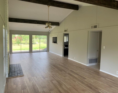 29229 Sheffield Road - Photo Thumbnail 5