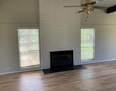29229 Sheffield Road - Photo Thumbnail 3