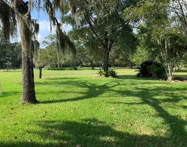 29229 Sheffield Road - Photo Thumbnail 2