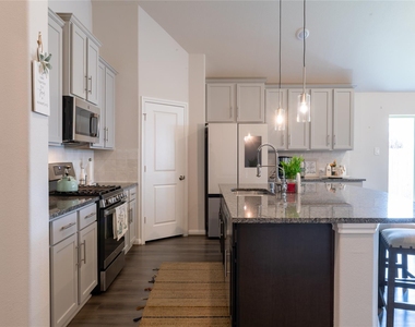 835 Sarasota Shore Dr Drive - Photo Thumbnail 4