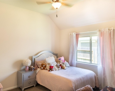 835 Sarasota Shore Dr Drive - Photo Thumbnail 22