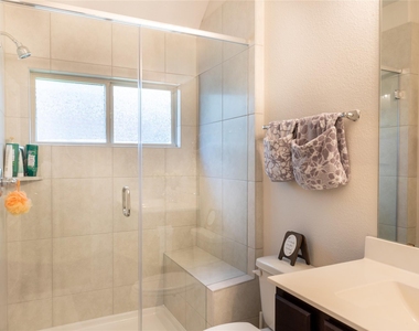 835 Sarasota Shore Dr Drive - Photo Thumbnail 21