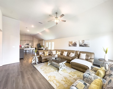 835 Sarasota Shore Dr Drive - Photo Thumbnail 9