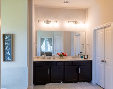835 Sarasota Shore Dr Drive - Photo Thumbnail 13