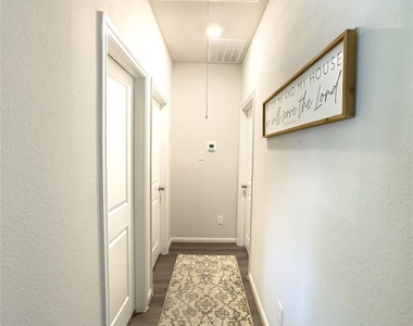 835 Sarasota Shore Dr Drive - Photo Thumbnail 16