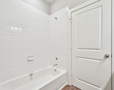 420 Ave B - Photo Thumbnail 11