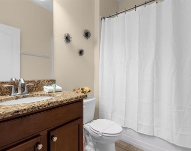 8802 Bamboo Palm Court - Photo Thumbnail 30