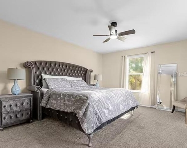 8802 Bamboo Palm Court - Photo Thumbnail 15