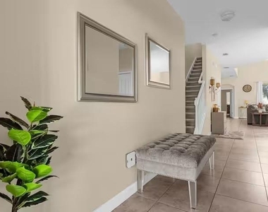 8802 Bamboo Palm Court - Photo Thumbnail 4